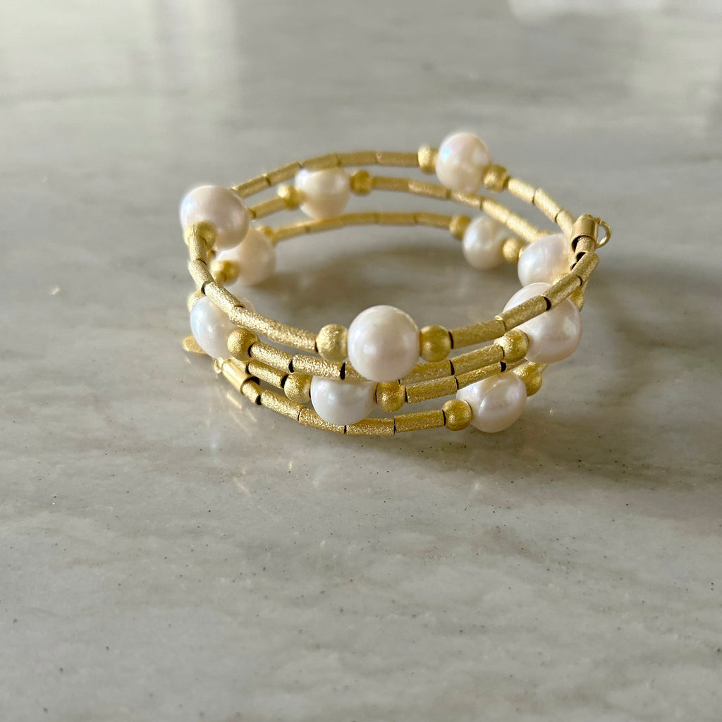Gold and Pearl Twisted Stretchy Bracelet, combining gold pearl bracelet style with freshwater pearls